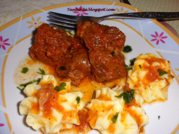 Κοκκινιστό καλοκαιρινό κρασάτο. Παππούς Τάσος