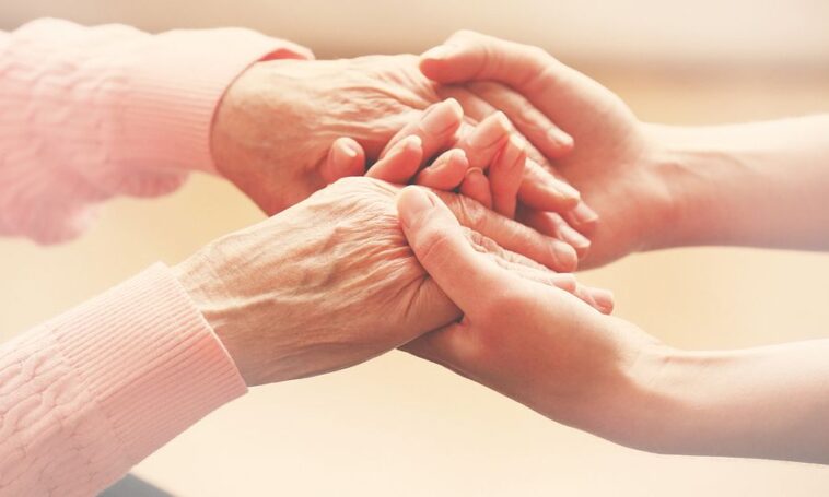 Καλοκαίρι: 10 πράγματα που πρέπει να προσέξουν οι ασθενείς με νόσο Πάρκινσον