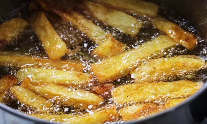 Με ποιο λάδι είναι καλύτερες οι τηγανητές πατάτες