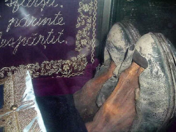 «Ελένη, γιατί φοβήθηκες και τι κακό σου έκανα;» (Αγ. Ιωάννης Χοζεβίτης)