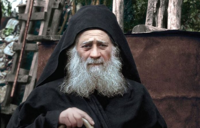 Όσο πιο ανάξιος είναι ο άνθρωπος, τόσο πιο πολύ ανάγκη έχει να καταφεύγη στον Θεό. Όσο πιο ανάξιος είναι ο άνθρωπος, τόσο πιο πολύ ανάγκη έχει να καταφεύγη στον Θεό.
