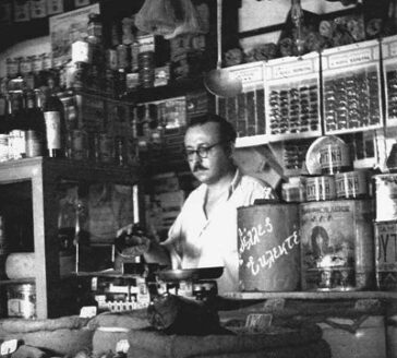 Στο παλιό μπακάλικο