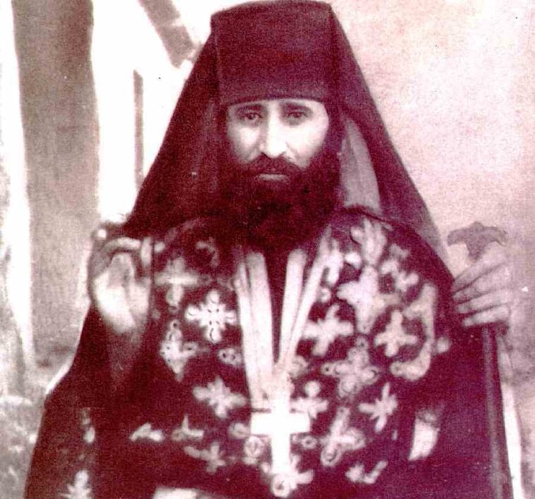 Μου συστήθηκε ότι είναι ο Όσιος Γεώργιος Καρσλίδης και μου είπε να πάω στο σπίτι του για να με βοηθήσει!