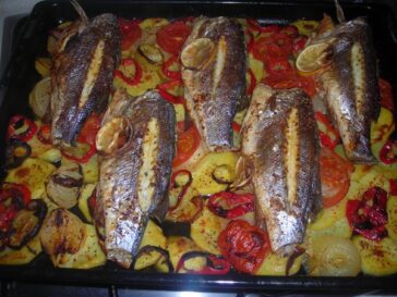 Λαυράκια στον φούρνο