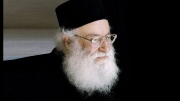 Τι απομακρύνει τον άνθρωπο από τον Θεό – Πάτερ Αθανάσιος Μυτιληναίος