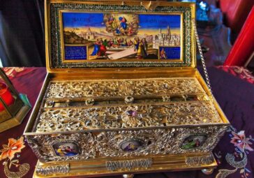 Θαύμα Αγίας Ζώνης: 3δίδυμα μετά από 8 χρόνια ατεκνίας