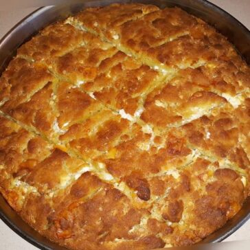 Ζυμαρόπιτα με φέτα και φρέσκια ρίγανη