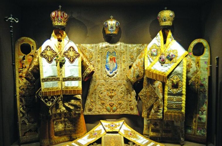 Γέροντα, τι συμβολίζει ὁ ἄρραφος Χιτώνας τοῦ Κυρίου;