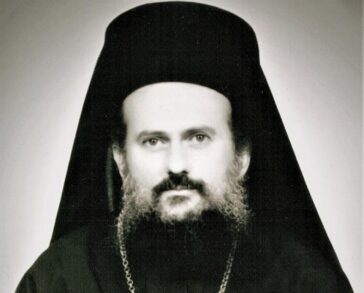 Ιερομόναχος Σεραφείμ Δημόπουλος: Ο Γέροντας με αστραφτερές ματιές με έπειθε ότι τα ξέρει όλα!