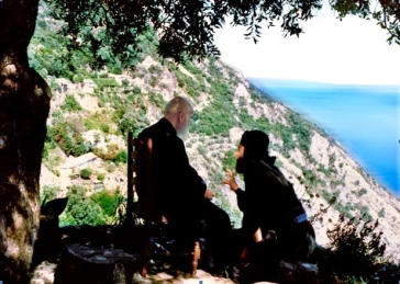 Άγιος Πορφύριος Καυσοκαλυβίτης: «Διαβάστε μωρέ το τρίτο κεφάλαιο του Ησαΐα! Μιλά και για την εποχή μας»