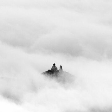 Είμαστε προσκυνητές σ’ αυτήν τη γη