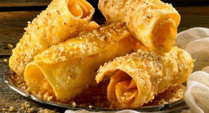 Δίπλες με πορτοκάλι Δίπλες με πορτοκάλι