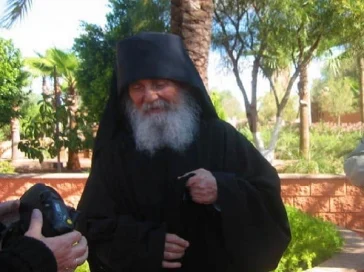 Γέροντας Εφραίμ Φιλοθεΐτης: Μέσα στις θλίψεις υπάρχει ο Χριστός!