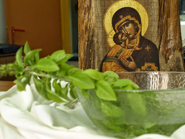 Eίναι παρατηρημένο ότι μόνο ο Ορθόδοξος Αγιασμός διατηρείται χωρίς να χαλάει Eίναι παρατηρημένο ότι μόνο ο Ορθόδοξος Αγιασμός διατηρείται χωρίς να χαλάει