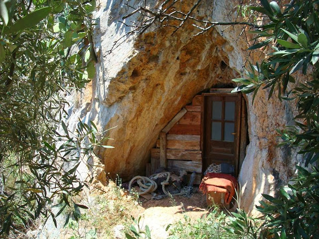 «Θέλεις να αποκτήσεις μετάνοια; Κάνε μετάνοιες» «Θέλεις να αποκτήσεις μετάνοια; Κάνε μετάνοιες»