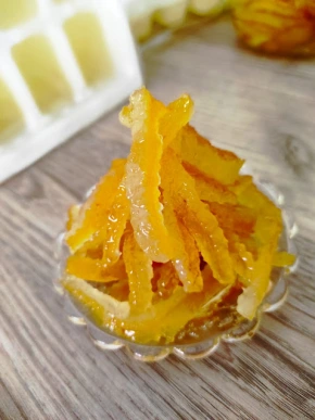 Γλυκό του κουταλιού με φλούδα λεμονιού