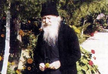 Ο Άγιος Πορφύριος αποκαλύπτει και προλέγει