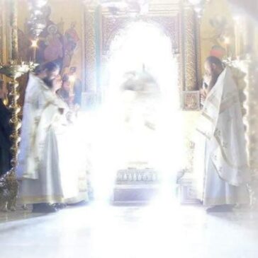 Τί είναι ένας άγγελος μπροστά στον παπά; Τίποτα! Ο άγγελος διακονεί, ενώ ο παππάς Λειτουργεί.