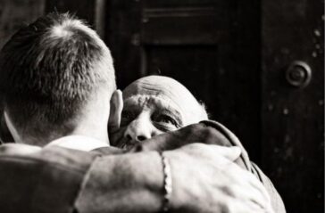 Ένας Πατέρας πριν πεθάνει είπε στον γιο του…