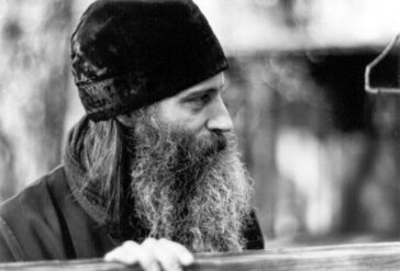 O σατανάς εισέρχεται τώρα γυμνός στην ανθρώπινη ιστορία