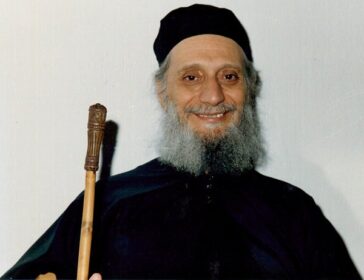 Γέρων Αιμιλιανός Σιμωνοπετρίτης: Δώσε στον άλλον πρώτα ένα χαμόγελο