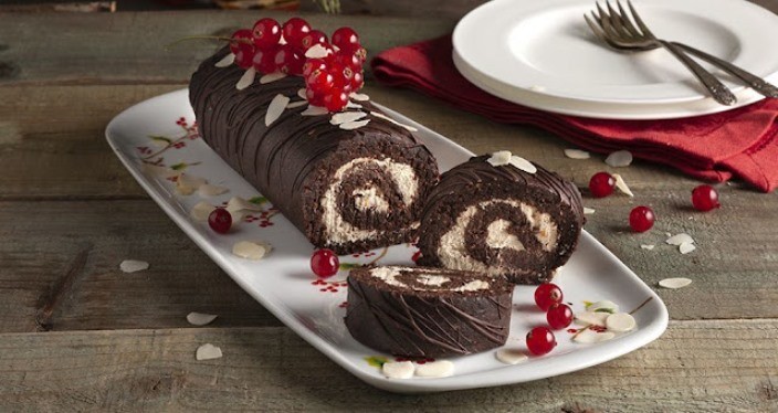 Νηστίσιμος Χριστουγεννιάτικος κορμός με σαντιγί καρύδας